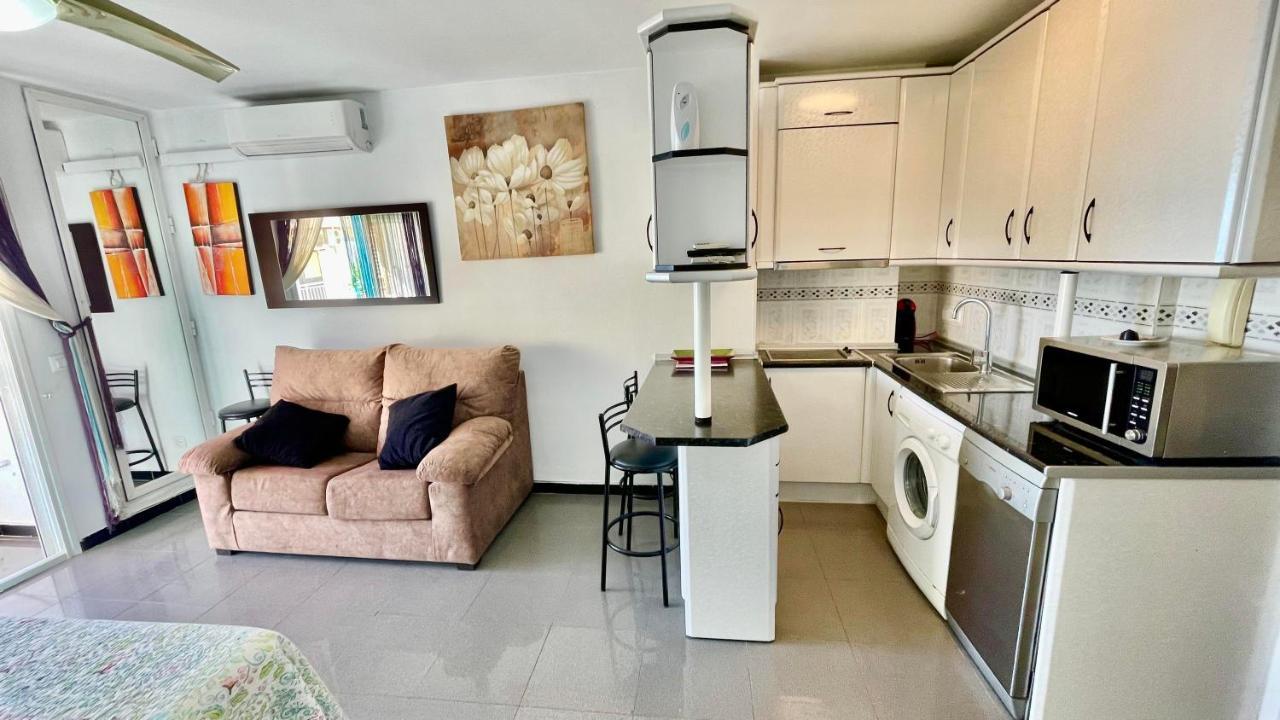 Bulto Carihuela Apartment Torremolinos Bagian luar foto