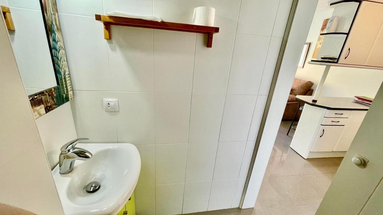 Bulto Carihuela Apartment Torremolinos Bagian luar foto