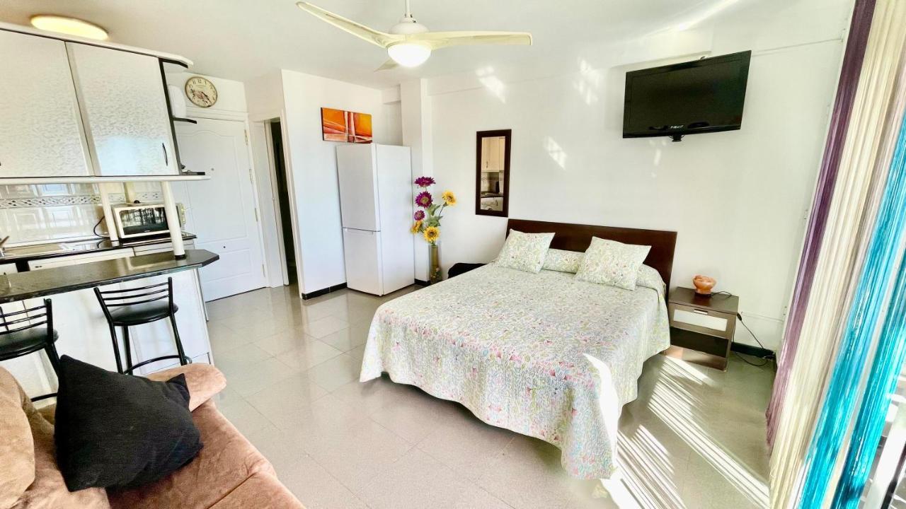 Bulto Carihuela Apartment Torremolinos Bagian luar foto